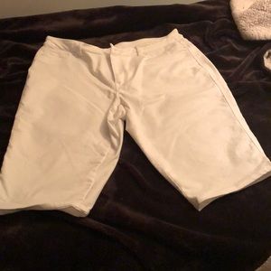 CJ Banks white skimmer